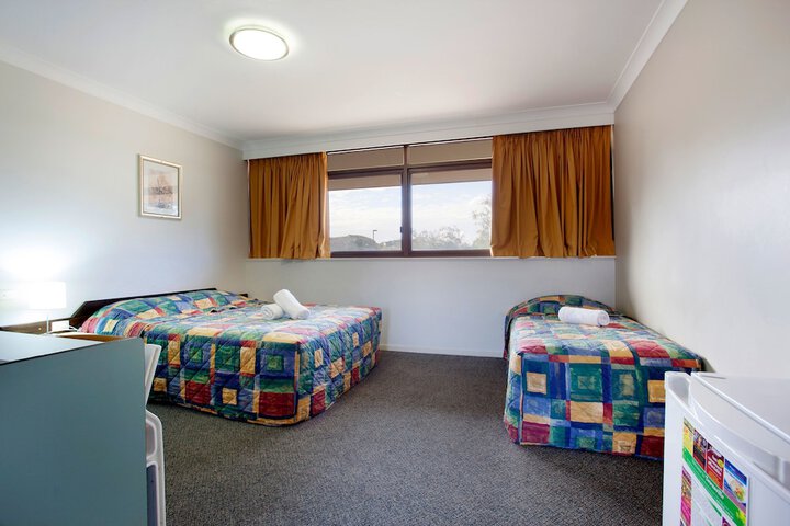 Room 5 of 33