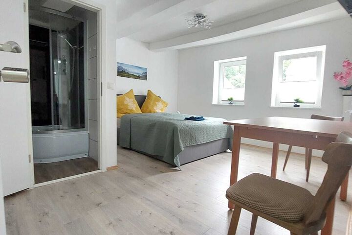 Room 3 of 31