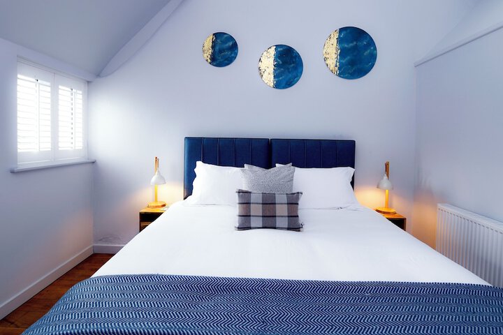 Room 8 of 34