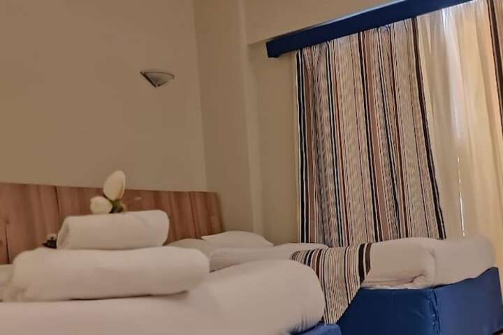 Room 7 of 38