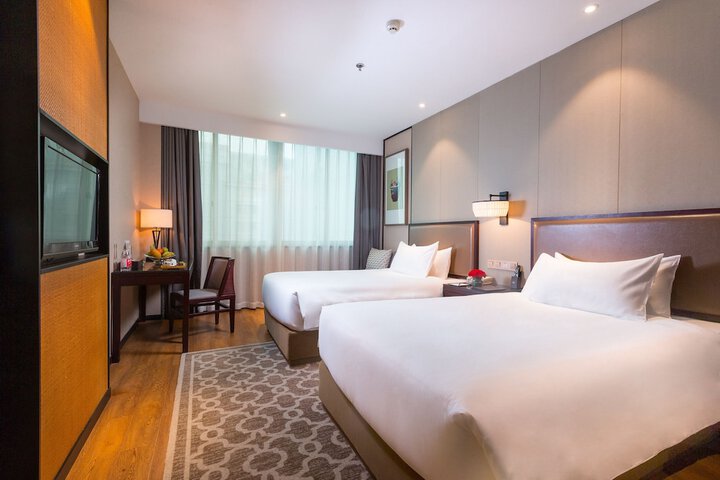 Room 8 of 37