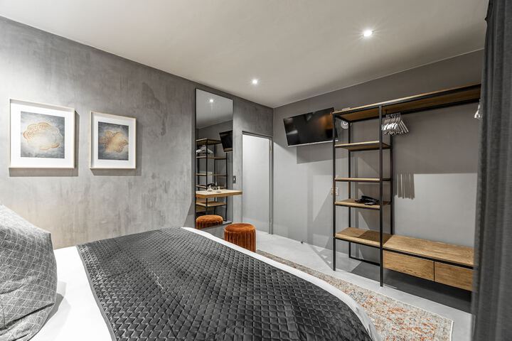 Room 4 of 53