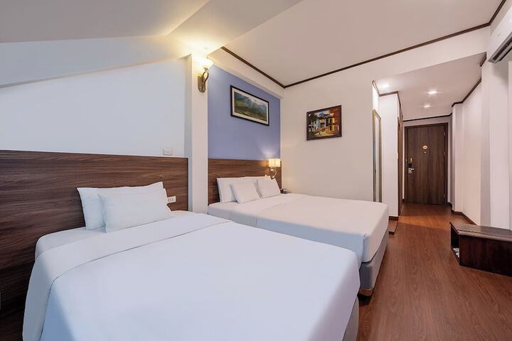 Room 15 of 31