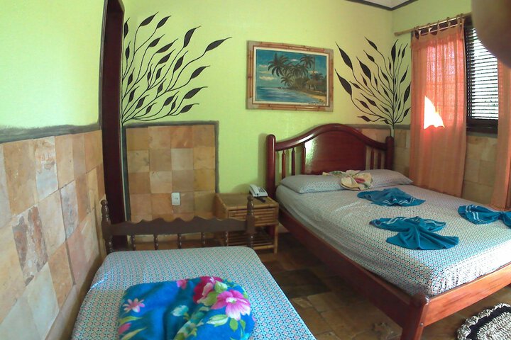 Room 3 of 122