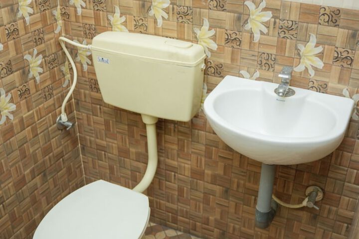 Room 8 of 11