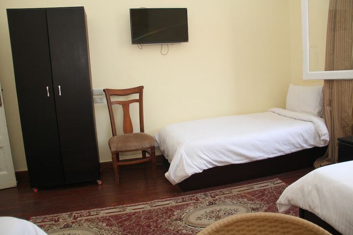 Room 30 of 80
