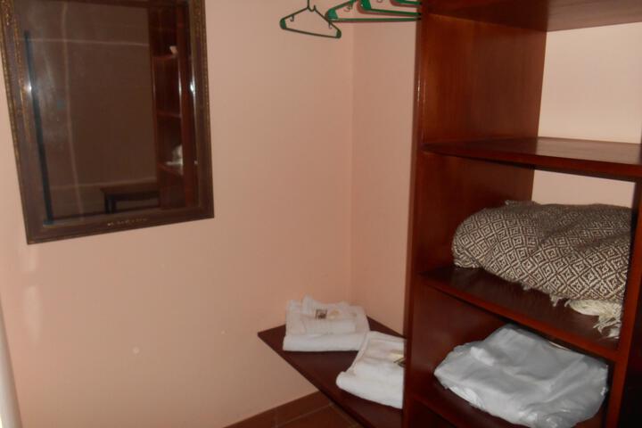 Room 4 of 28