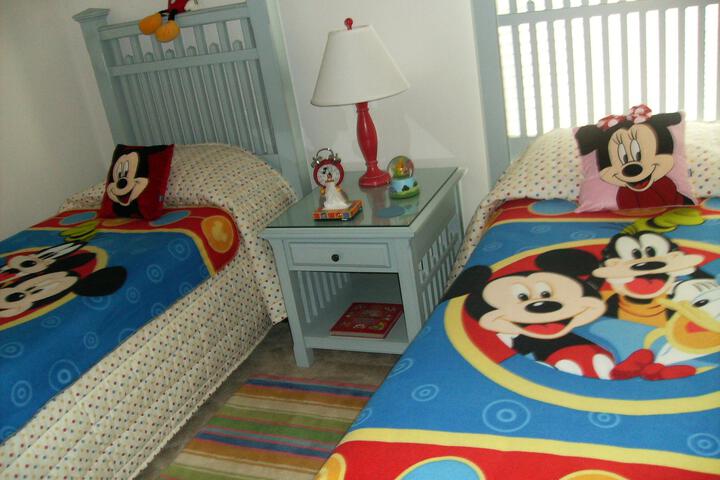Room 27 of 48