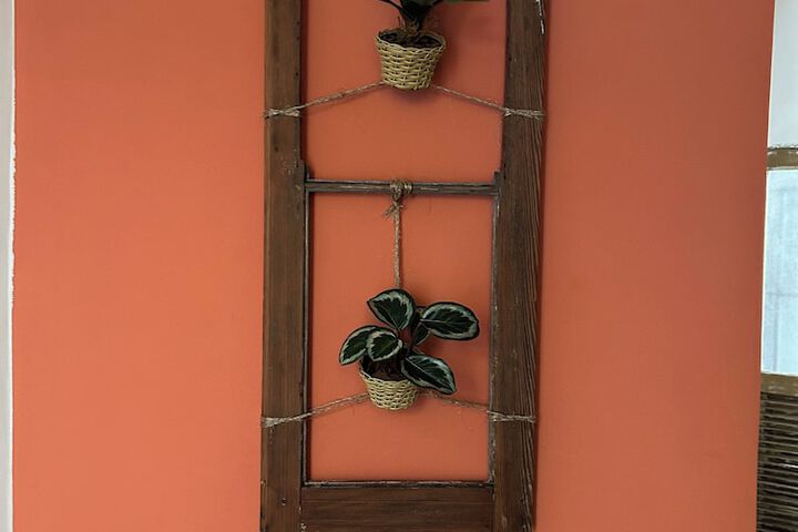 Room 12 of 25