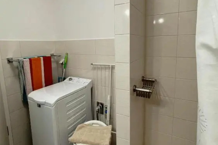 Room 7 of 10