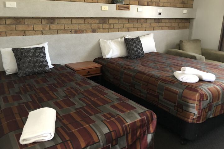 Room 18 of 74