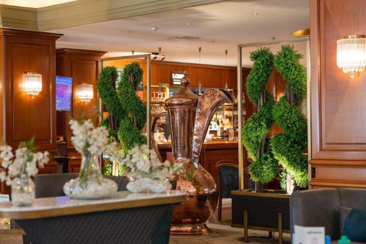 Guest Lobby