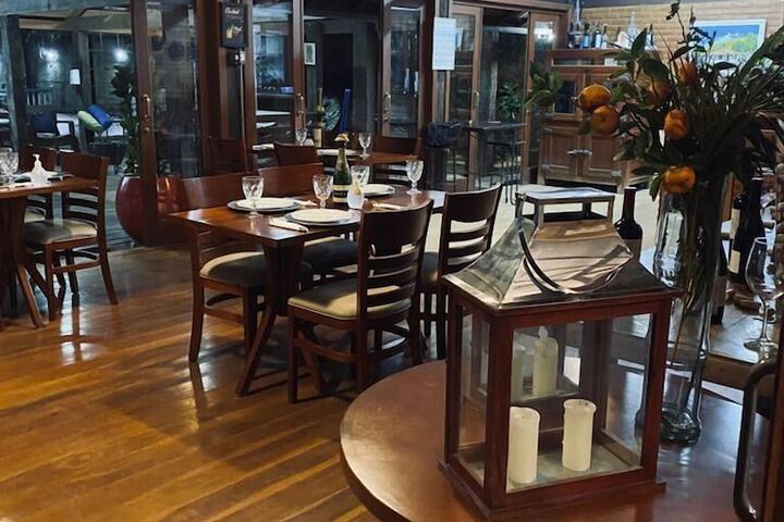 Dining 80 of 92