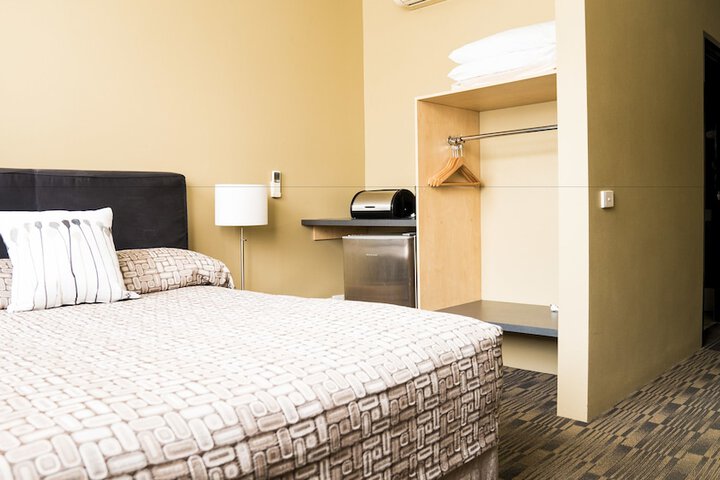 Room 2 of 30