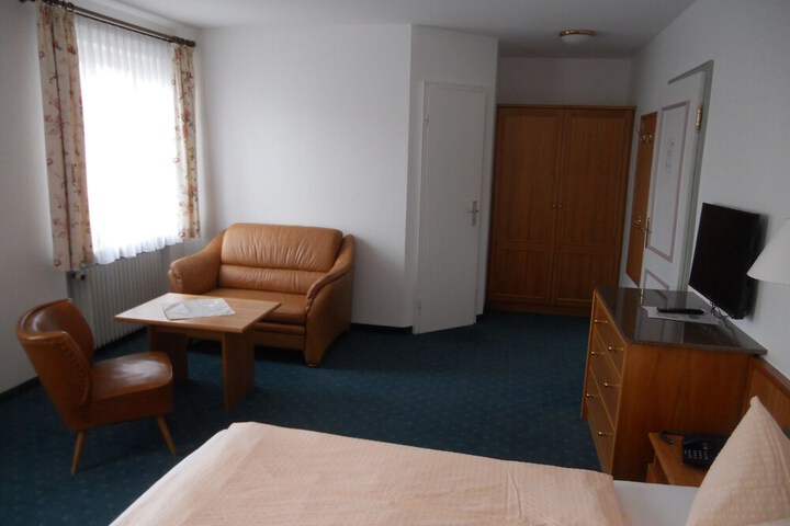 Room 8 of 43