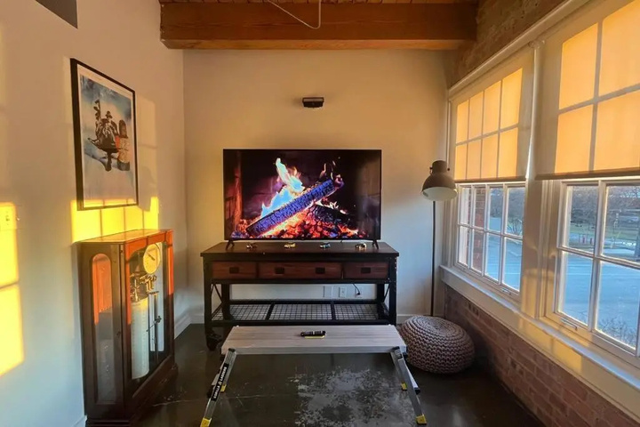 Room 9 of 13
