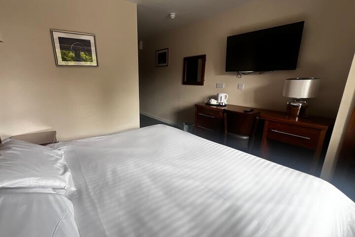 Room 9 of 22