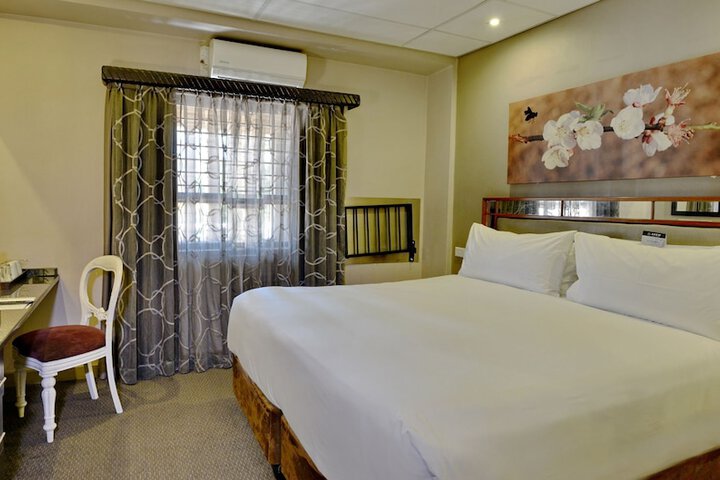 Room 27 of 126