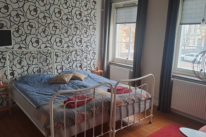 Room 25 of 104