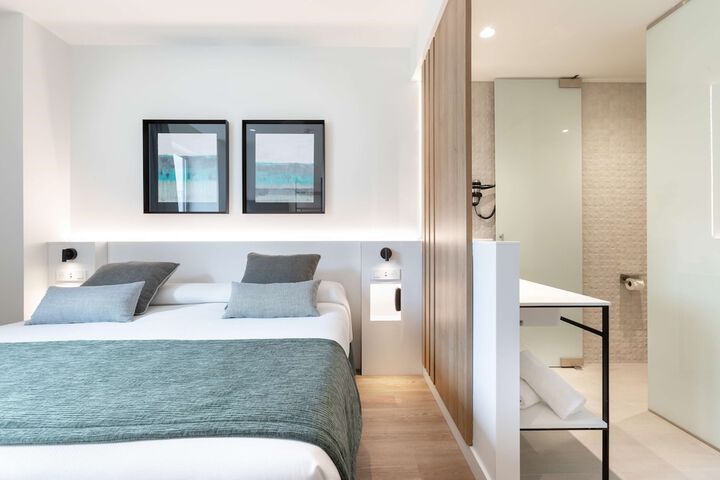 Room 12 of 52