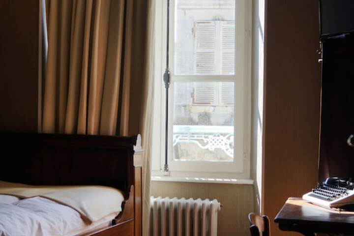 Room 7 of 26