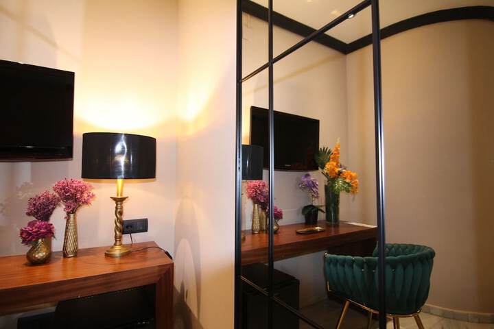 Room 46 of 82