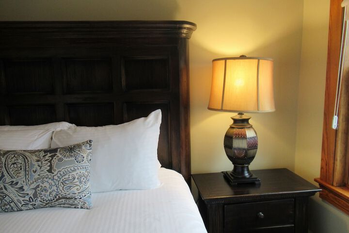 Room 53 of 106