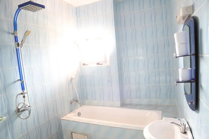 Room 8 of 25
