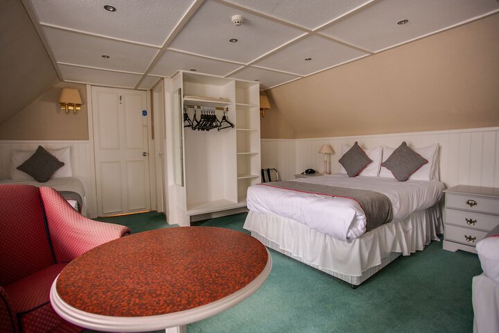 Room 16 of 70