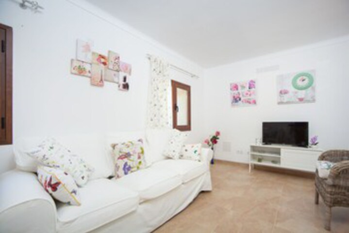 Room 13 of 25