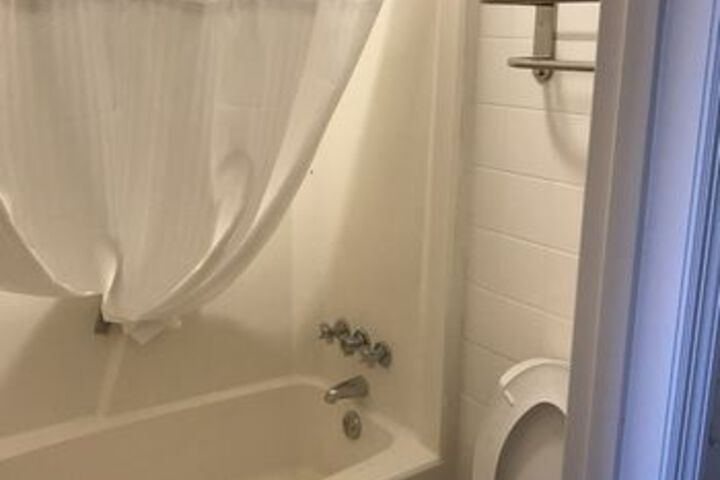 Room 4 of 26