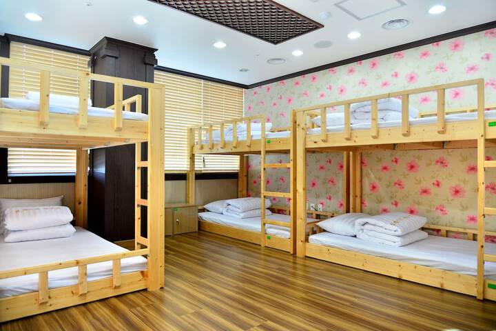 Room 5 of 43