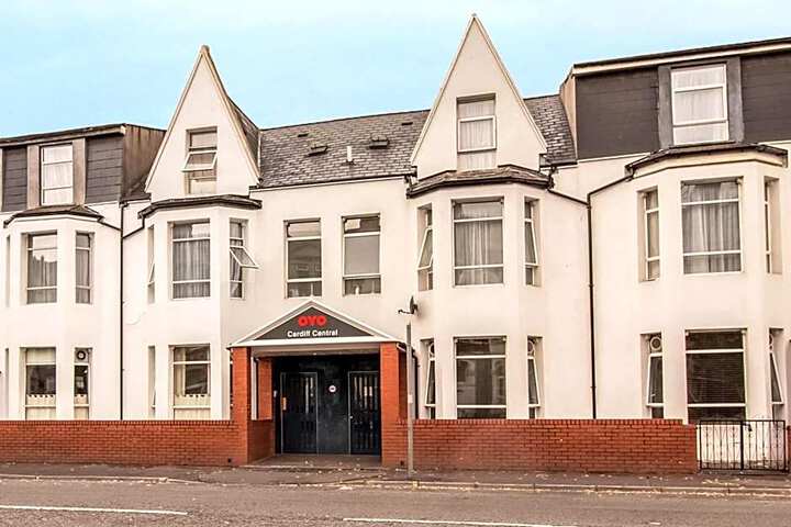 Cardiff Riverside Hotel by Belvilla