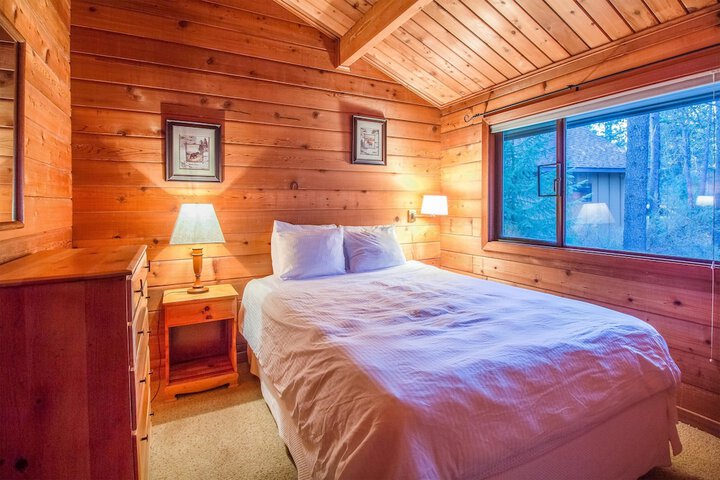 Room 4 of 20