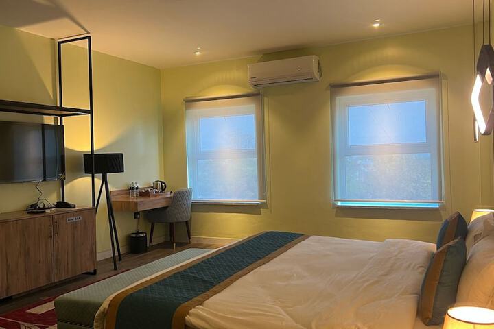Room 12 of 40