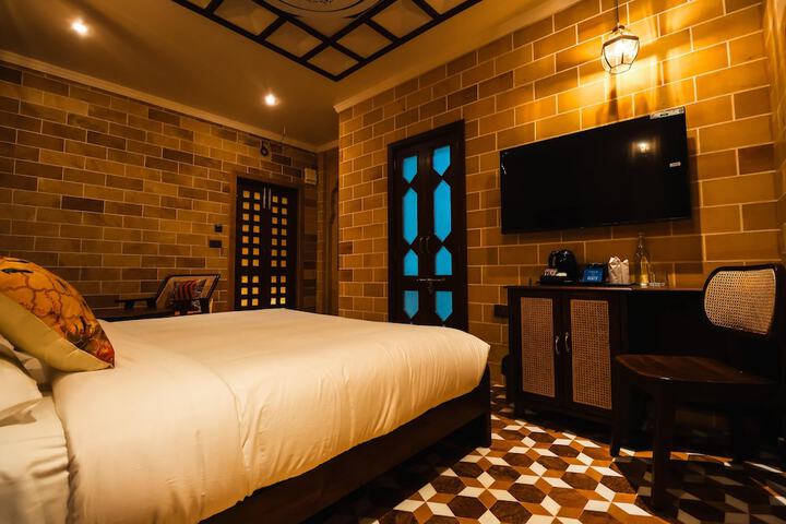 Room 10 of 62