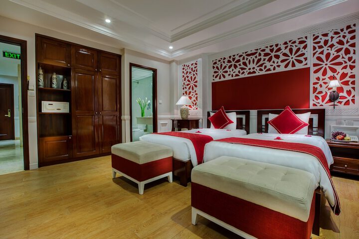 Room 18 of 34