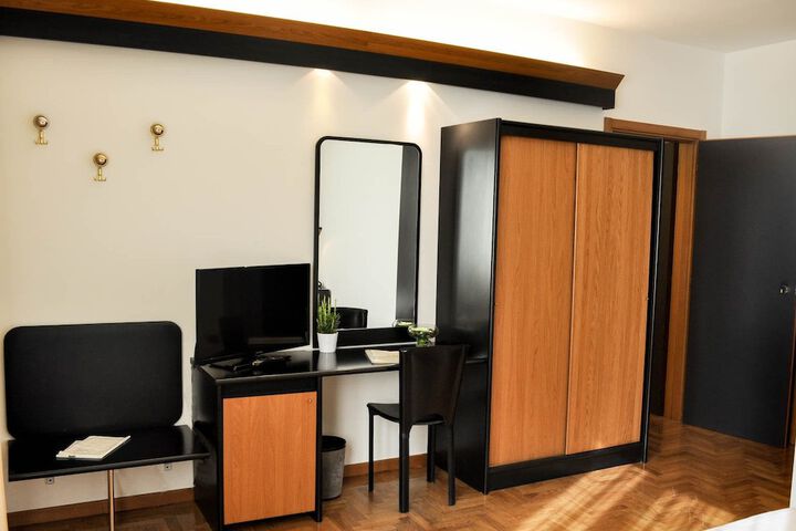 Room 13 of 74