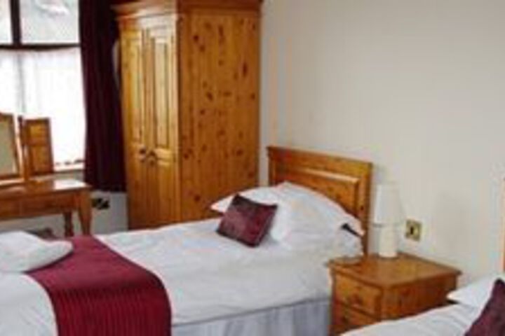 Room 4 of 5