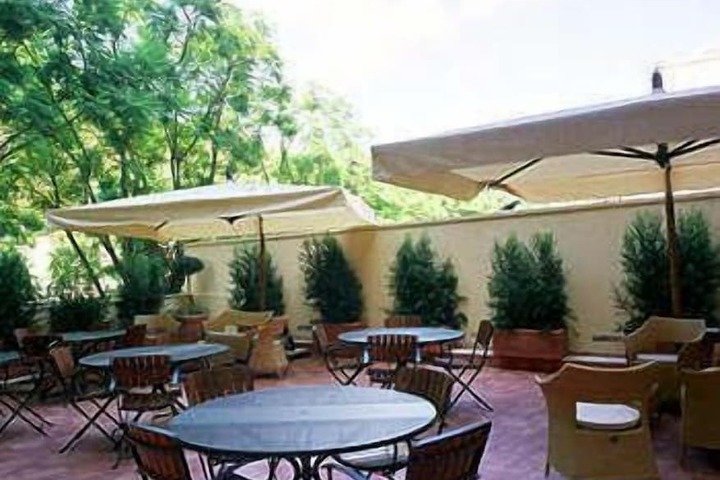 Terrace/Patio 30 of 33