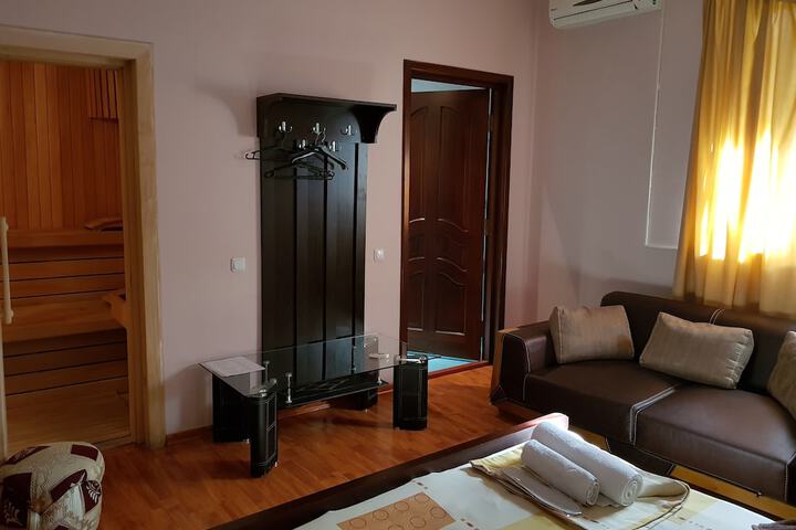 Room 11 of 41