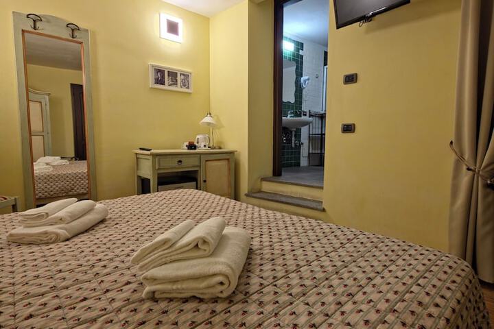 Room 15 of 52
