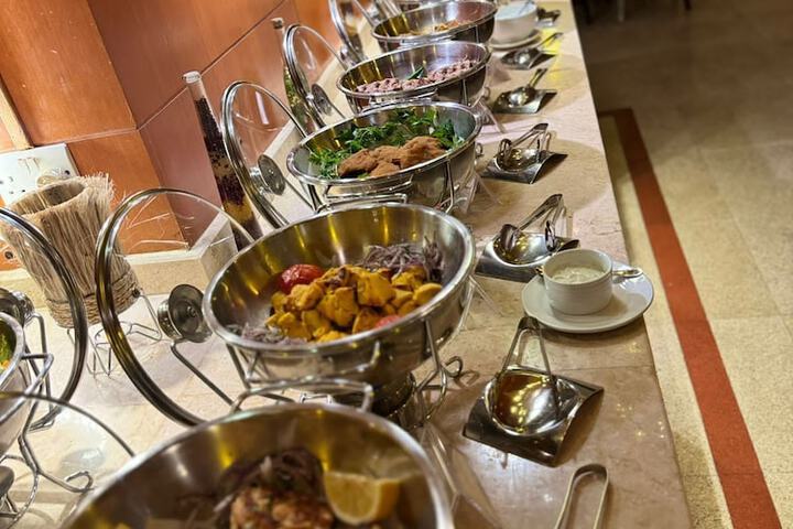 Dining 40 of 46