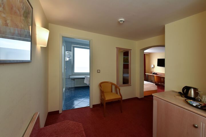 Room 37 of 84