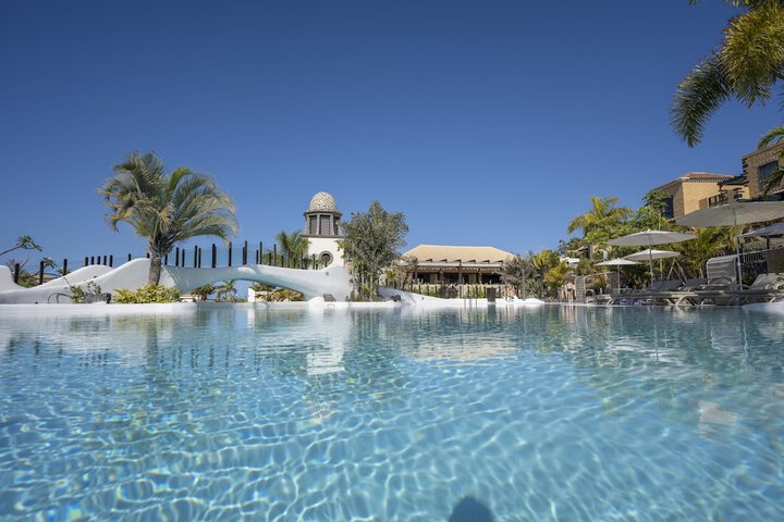 Pools & Facilities