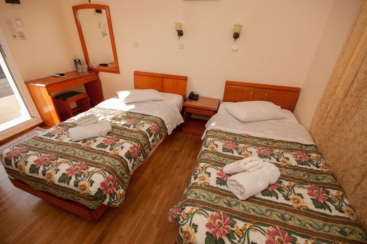 Room 73 of 152