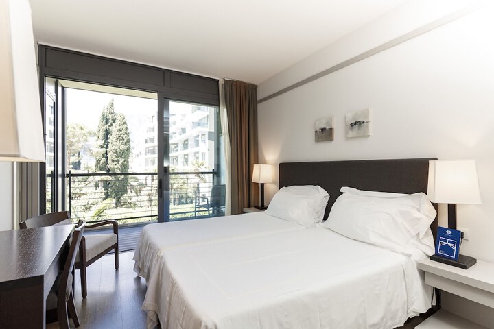Room 42 of 244