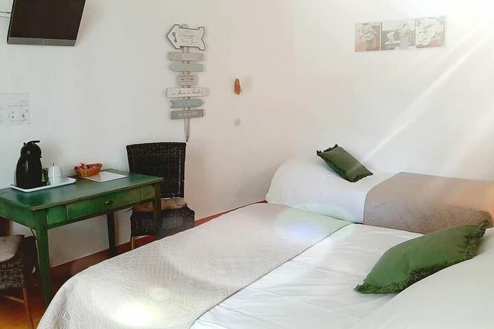 Room 3 of 72