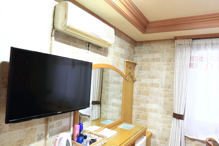Room 26 of 36