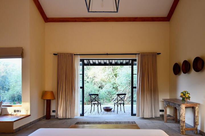 Room 10 of 52